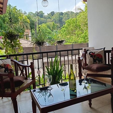 Jal,Min Homestay Kandy Kültér fotó